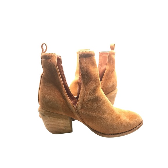 JEFFREY CAMPBELL Anthropologie Orwell Suede Booties - Picture 4 of 9